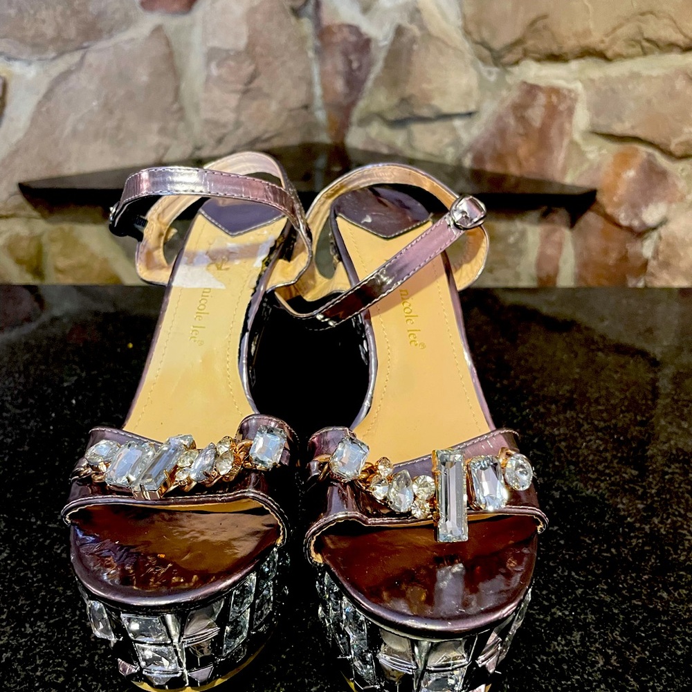 Nicole Lee bronze heels size 10geels